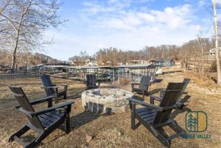 5BR Lakefront Home w/ Private Dock & Hot Tub - 7