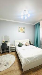 Рядом с Метро, по Абая - 4