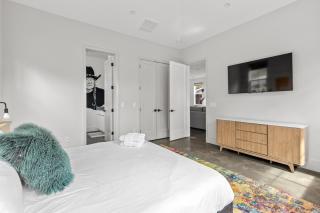 Music Manor, 3-King Beds w Pool,mins to Beach&D - 7