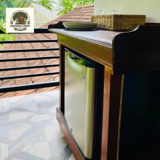 Cinnamon canopy stay - 3