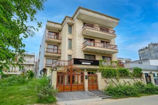 Townhouse Sector 47 Near Medanta - 1