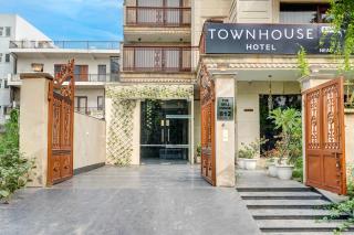 Townhouse Sector 47 Near Medanta - 2
