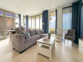 Modern Coast Villa with Private Patio - 0