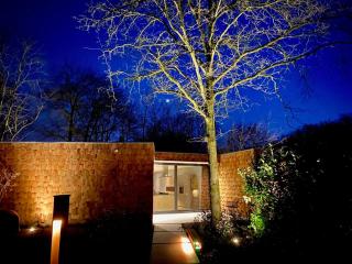 Wellness Villa with Private Hot Tub - 0