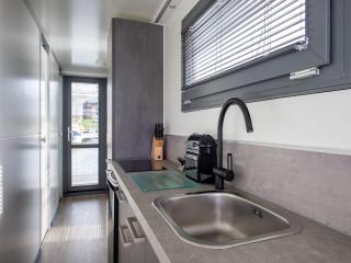 Water Lodge Kamperland with Scenic Terraces - 6