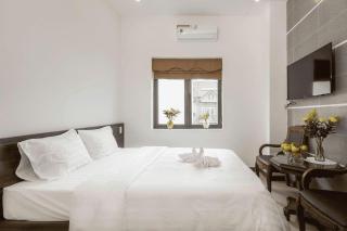 White Apartment Near My Khe Beach Central Da Nang - 4