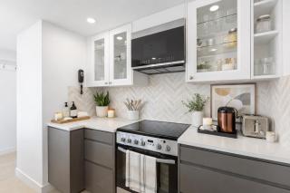 Designer 2BR Stay Steps from Rogers Arena - 2