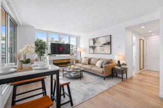 Designer 2BR Stay Steps from Rogers Arena - 0