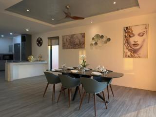 3BR Roof top Pool Villa Emerod in Kata, Karon - 6