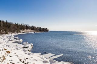 Panoramic Lake Views King Bed Studio, Whirlpool and Hot Tub - 5