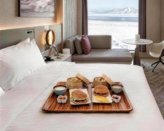 AC Hotel by Marriott Xinjiang Sayram Lake - 9