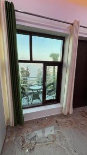 Grand Vista Retreat - A Luxury Mountain View Hotel In Mussoorie ! Free Parking ! Balcony Roms - 4