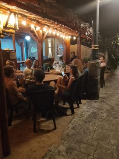 Three Ken Homestay & Cafe - 8