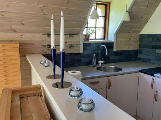 Charming Thatched Cottage Near The Water - 3