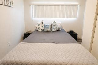 Bright & Cozy Modern Space Near Downtown - 1