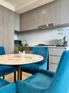 Skyline Family Retreat 2B2B Steps to Rundle mall - 8