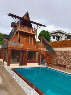 Rumah kayu Cikareo Antonio Monroe - 0