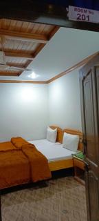 Ruby Hotel And Guest House - 8