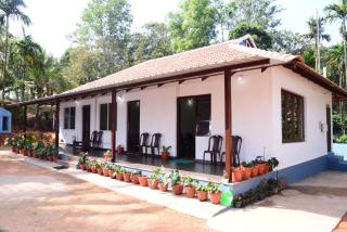 BlueMoon Homestay - Near to Falls and View Points, Home Food & Estate - 9