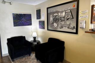 Super 8 by Wyndham Nebraska City - 9