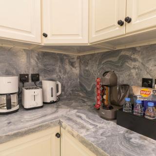 Executive Secluded 2-Bedroom Apartment in Alnada - 6