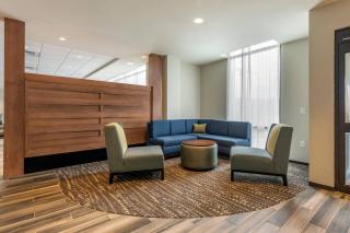 Comfort Inn & Suites Pittsburgh-Northshore - 7