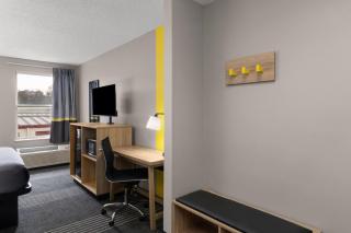 Super 8 by Wyndham Chattanooga East - Hamilton Place - 3