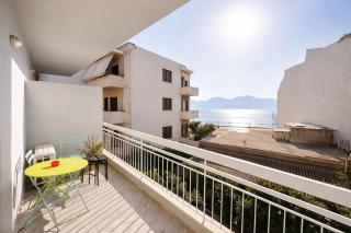 Central Luxury 2BR Stay Walk to Sea WiFi - 6