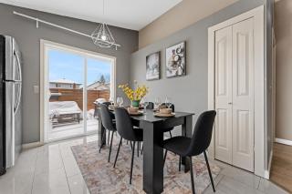 Ultimate 5BR Getaway with Hot Tub - Games - Comfort - 3