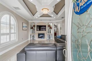 3br,3ba home near Downtown and Airport, Walk to the Stadium - 4