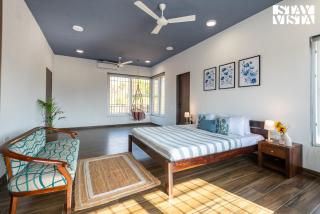 Whispering Trails by VEO, StayVista - 5BHK Mountain-View Villa with Garden - 2