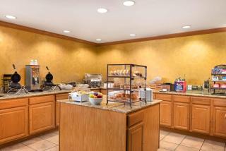 Country Inn & Suites by Radisson, Sycamore, IL - 1