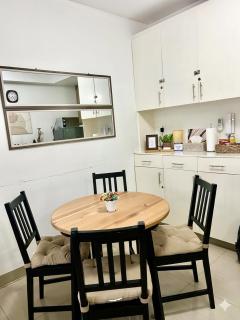 Cozy 1BR Condo Fully-furnished Resort Wi-Fi NetFlix - Manille - 5