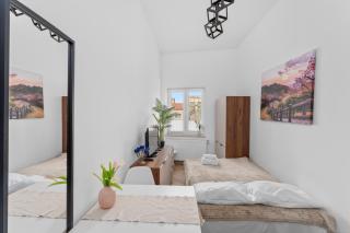 Aleja 29 Listopada Cozy Studio by BookingHost - 6