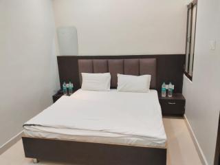 Butterflyi - near Kashi Vishwanath temple - Booking will be confirmed after advance only - 6