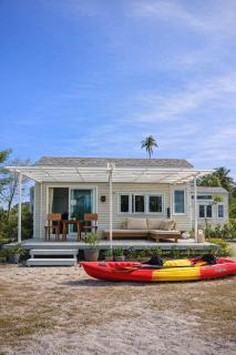 Tiny beach house & Coconut Garden - 9