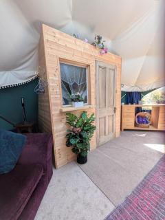 Luxury Glamping in the Stargazer Dome - Beautiful Private Setting close to Narberth - 7