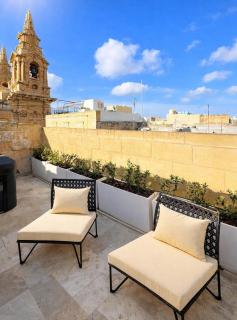 Valletta City Vibes Top Floor with jacuzzi - 9