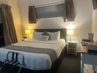 Two Tree Motel & Lodge - 4