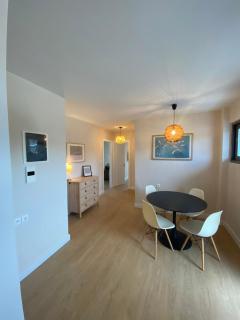 One bedroom suite byArtistunknown - 7