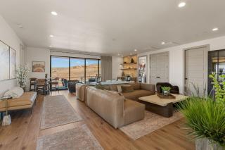 Ever-Changing Sky home - 1