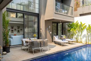 Santo Sovrano - A Lindsay Manor - 1