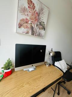 Galaxy Homes - City & Coast Luxury Retreat - 9