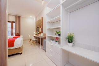 RedDoorz Premium near Ragunan Zoo 2 - 2