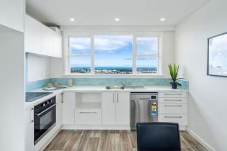 Beautiful Home with Sea View Private Parking - 8