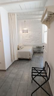 Est 1852 Andros - Tower 1 - 1