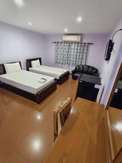 โรงแรมโกลเด้นอินน์ - 7