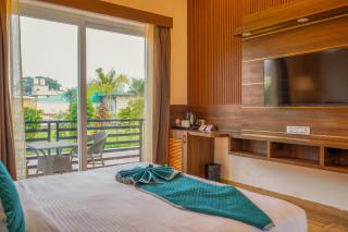 The Lychee Hotel & Resort - 7