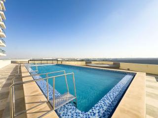 Free housekeeping visits during your stay - StayShort - Comfortable 1 Bed in Jebel Ali Sleeps 2 with Balcony - 9