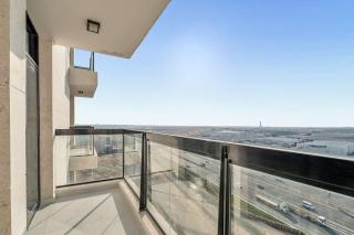 Free housekeeping visits during your stay - StayShort - Comfortable 1 Bed in Jebel Ali Sleeps 2 with Balcony - 5